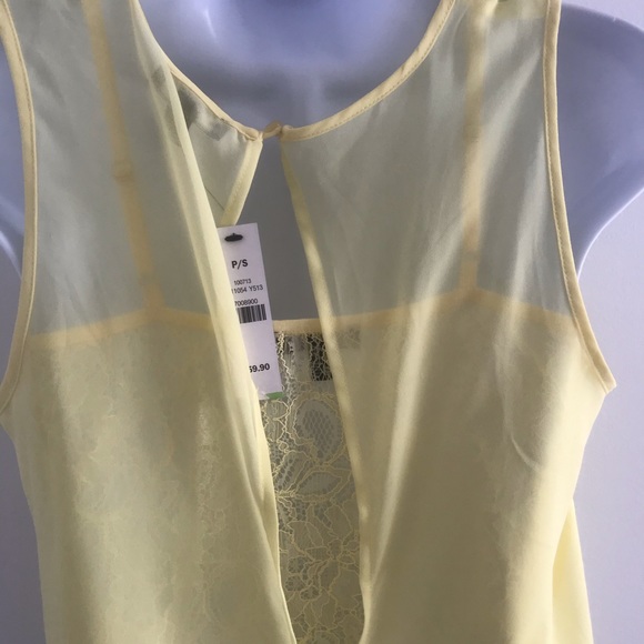 CHIC by Jacob Yellow Flowy Tank Lace Blouse Set - Picture 16 of 16